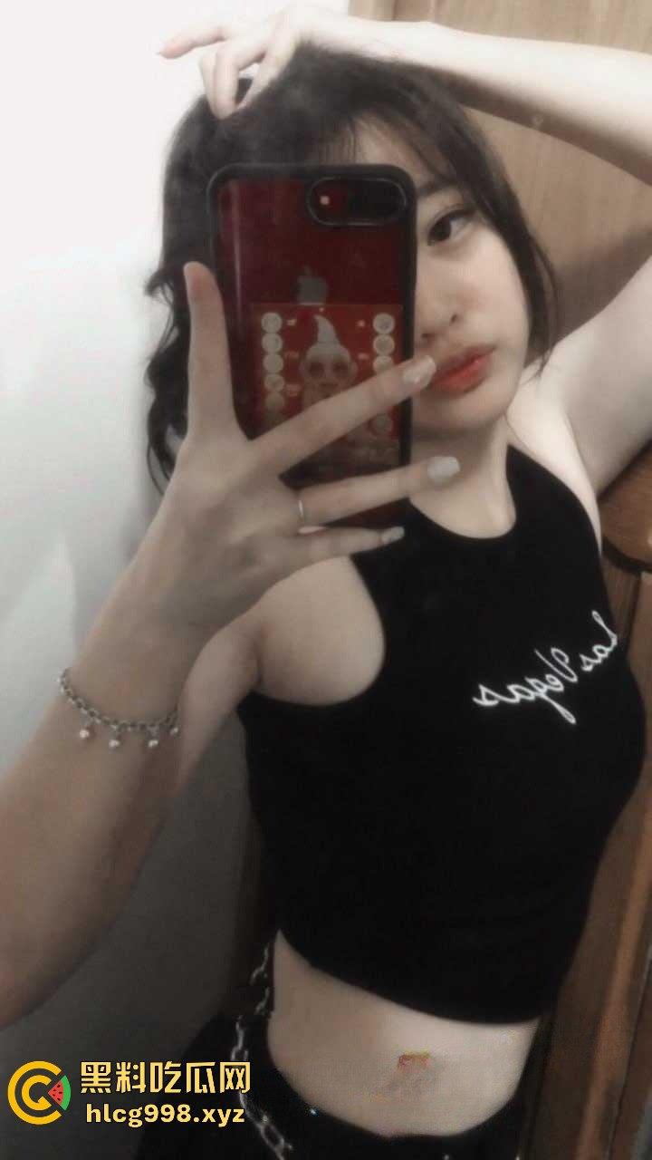 沈阳医科大学超骚大二学妹【李冬梅】全裸自慰视频外流!男友是绿毛龟,极品小姐姐就这么被共享了!