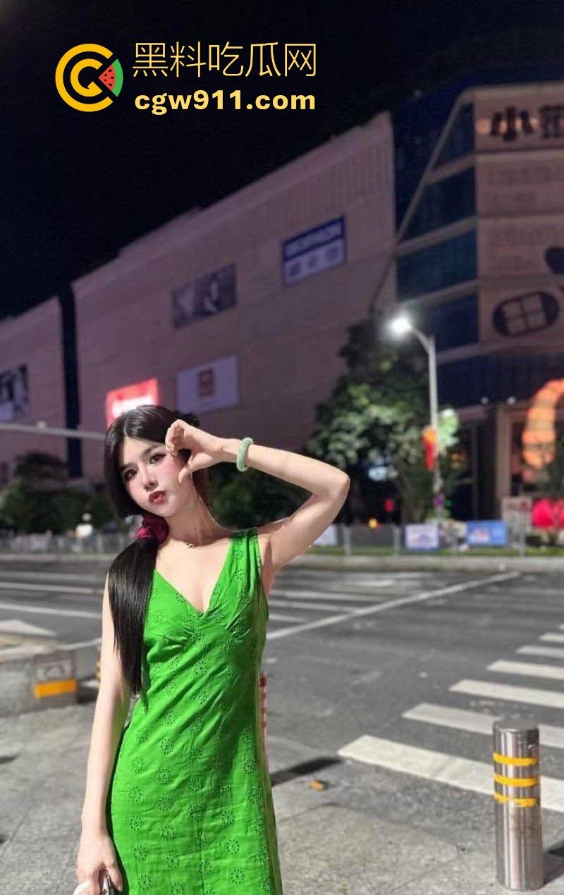 成都工商大学【李奕然】分手一月速变骚婊，soul约炮口交舔蛋视频曝光，女仆翘臀求操，炮友内射狂干！