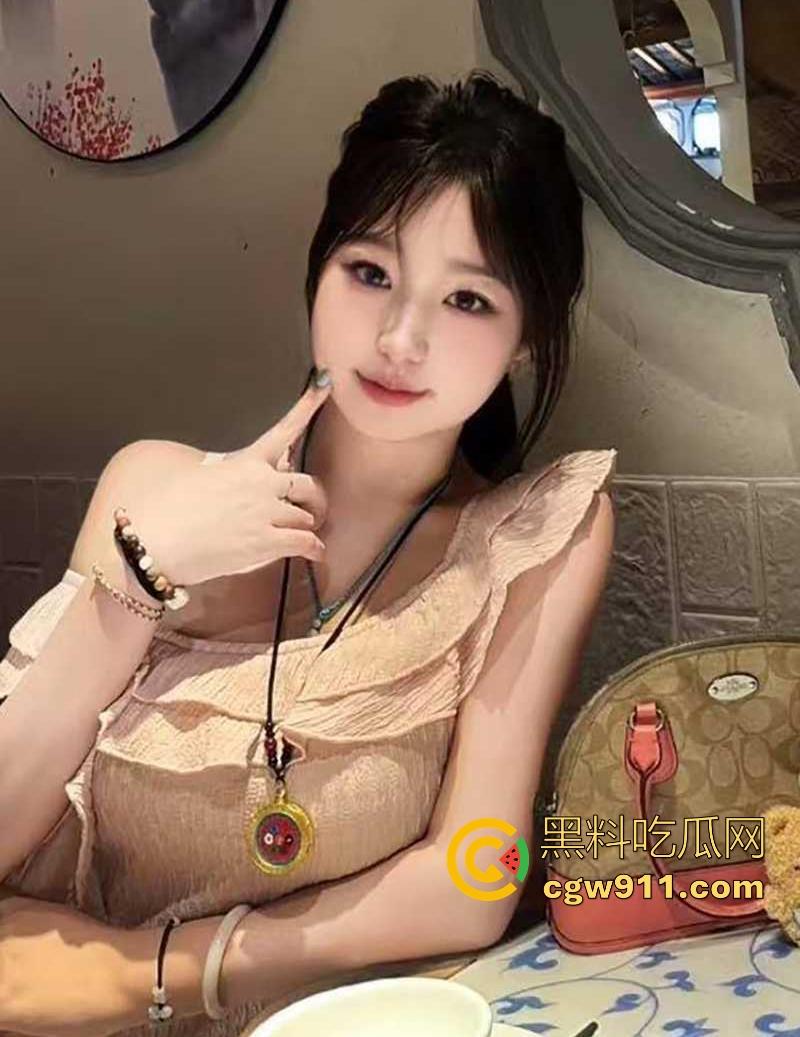 一镜到底爆操亲嫂子！护士嫂子吊在秋千上，被小叔子操的骚话淫叫，这具肉体已经被小叔子开发的相当敏感了！