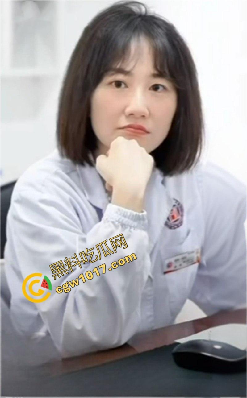 湖南省人民医院副院长【祖雄兵】与眼科女主任【曾琦】偷情视频曝光!职务淫乱,权色交易,家中沙发偷欢,引发全网哗然!