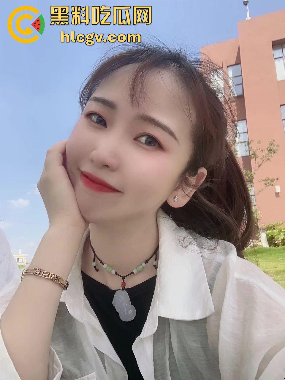 山东大学【刘温璐】疑似被偷拍不雅视频流出!长相清纯却放得开,骚劲十足让人瞠目结舌!