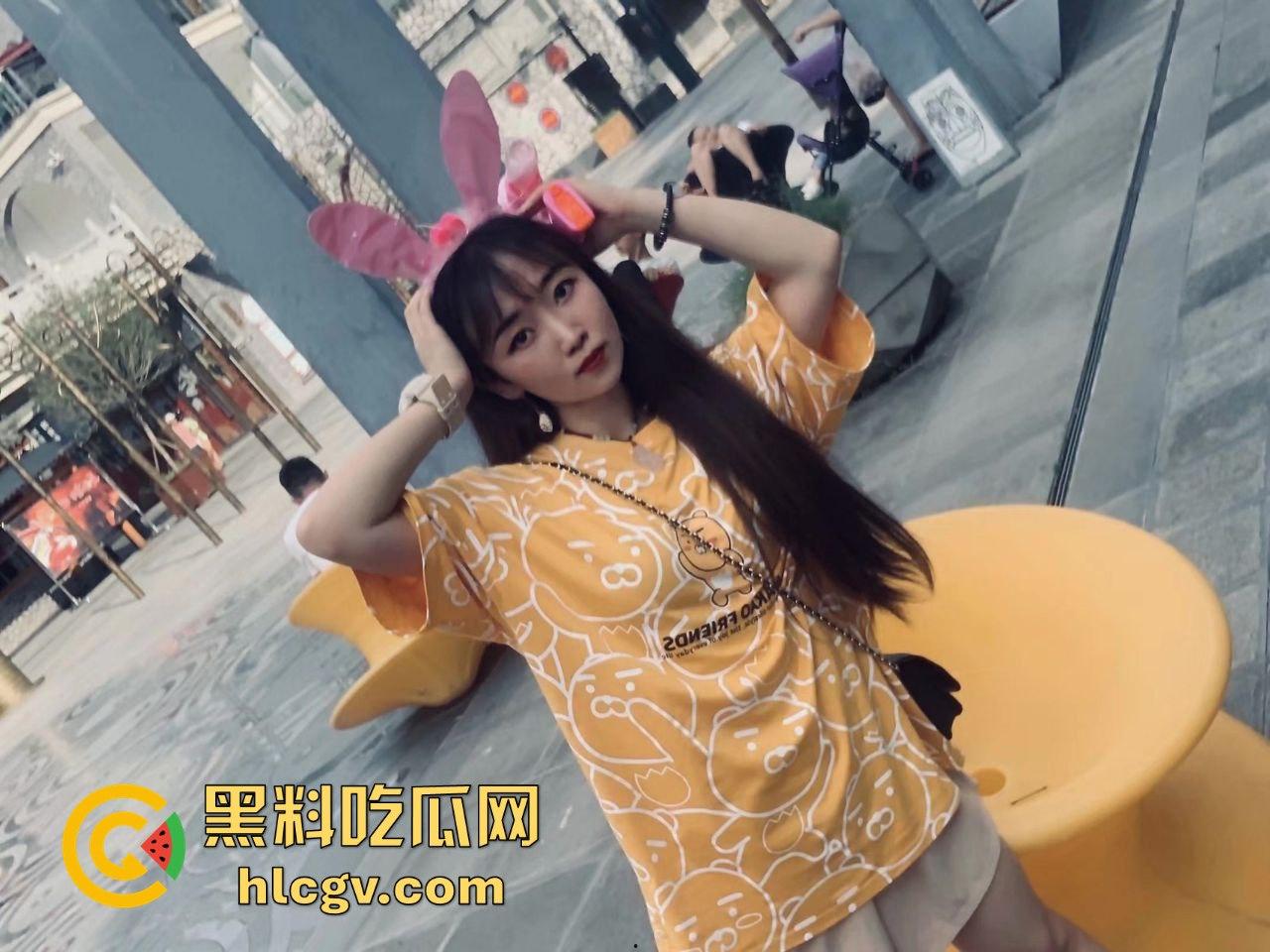 山东大学【刘温璐】疑似被偷拍不雅视频流出!长相清纯却放得开,骚劲十足让人瞠目结舌!