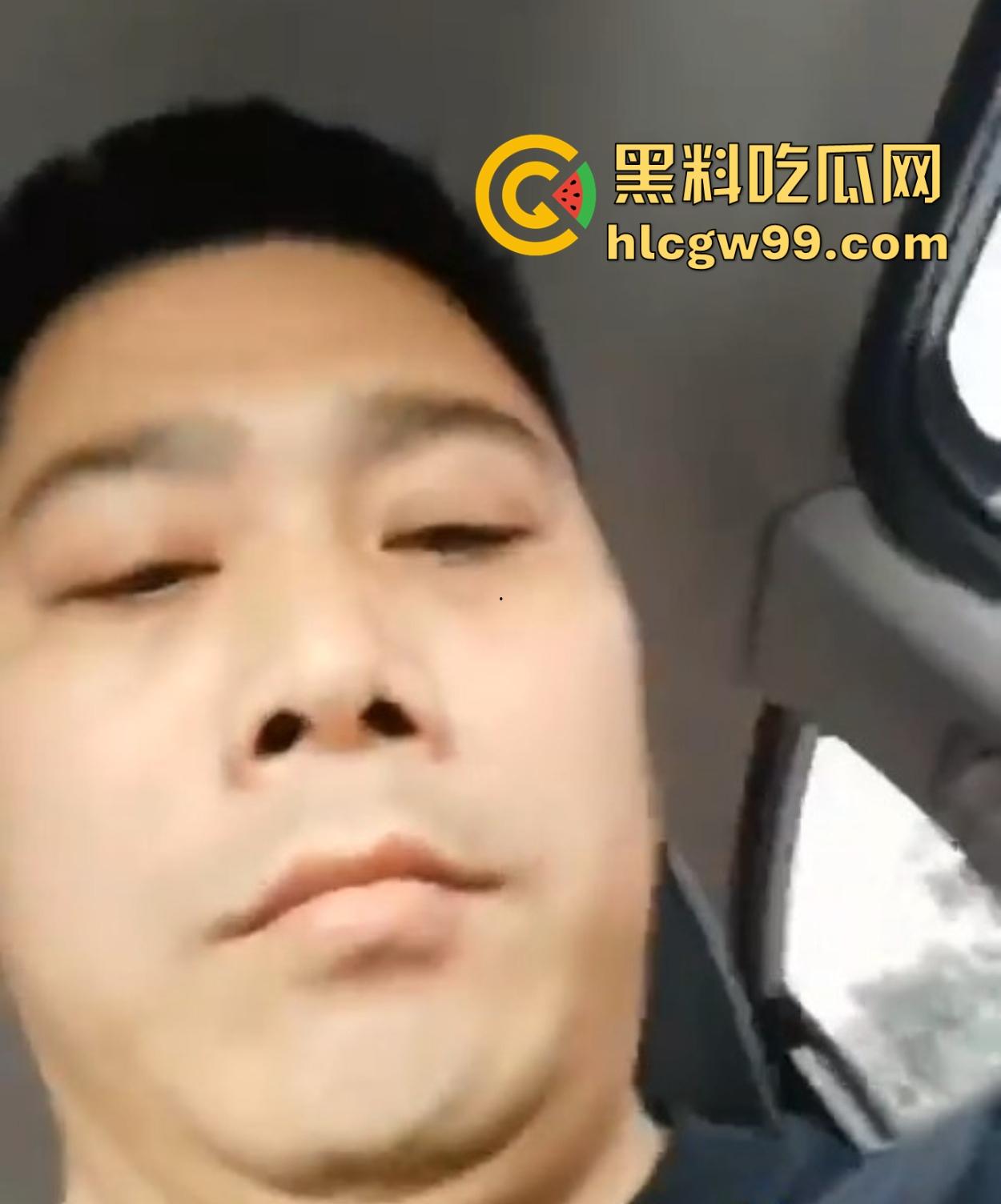 小情侣滴滴车上欲火焚身,摸奶抠逼激情热吻,司机师傅看懵了,这要不是有人估计直接开干!