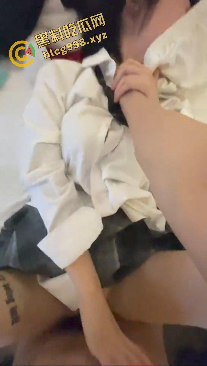 抖音JK女骚鸡『抱住璎珞』娇嫩玉体 线下约炮金主大哥 后入超级带感 独家流出!