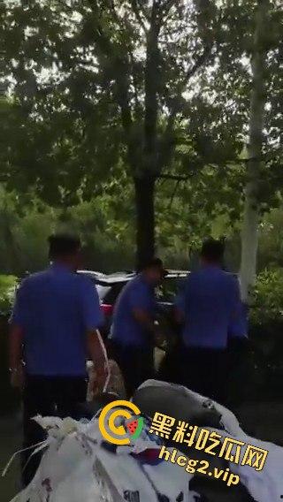 武汉城管打人？官方回应：不好意思，城管是冒充的！