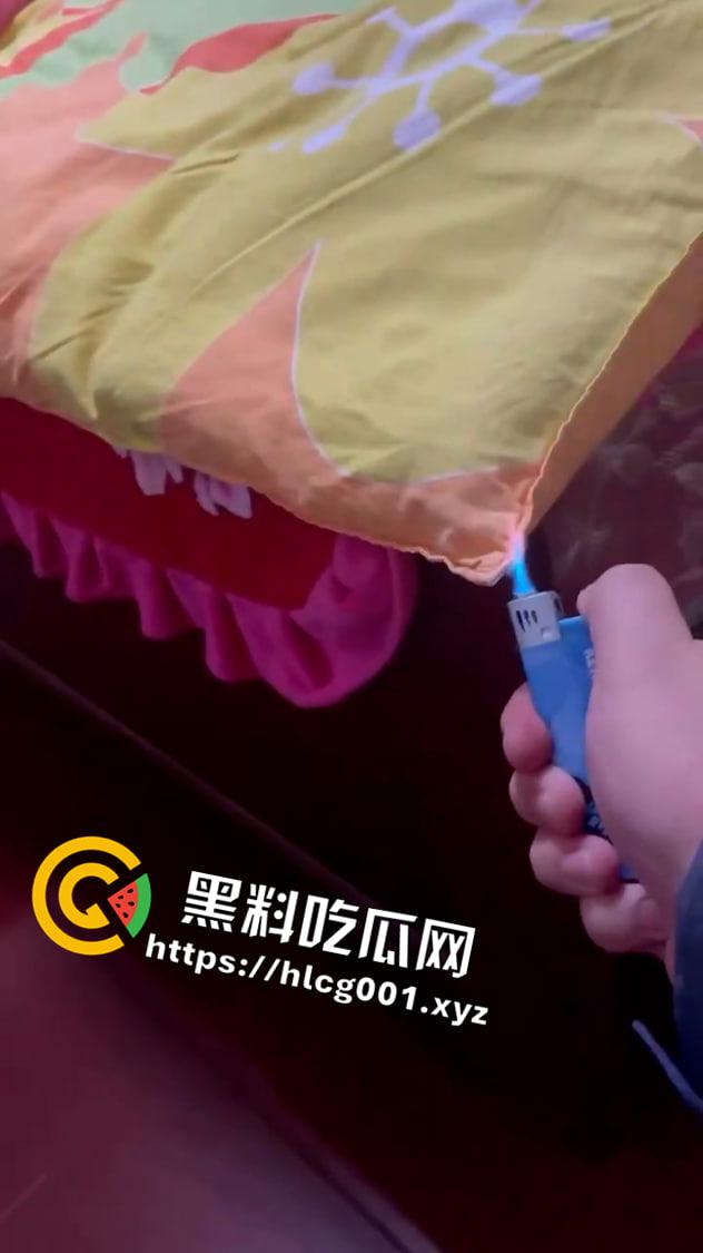 网传一男子因老婆长期不回家 给自己戴了绿帽 一时想不开在自己家中点火打砸导致火灾