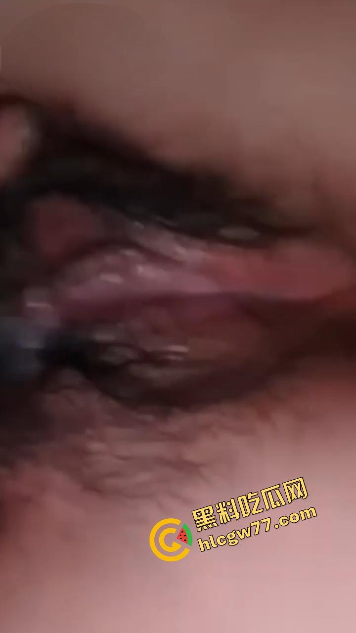 天津天狮学院『罗霜霜』白天啃教材,晚上啃鸡巴张开嫩逼直播喷水 高潮时自己还抽搐着打滚儿!