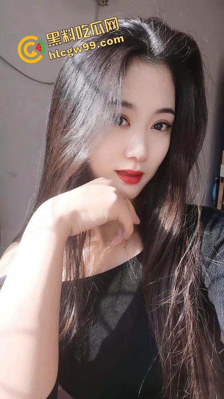 海南美容美发店老板娘【谢丽娟】晚上要关店了邀请大哥店内打炮,淫荡站立后入白皙美臀玉腿!惨遭曝光独家流出!