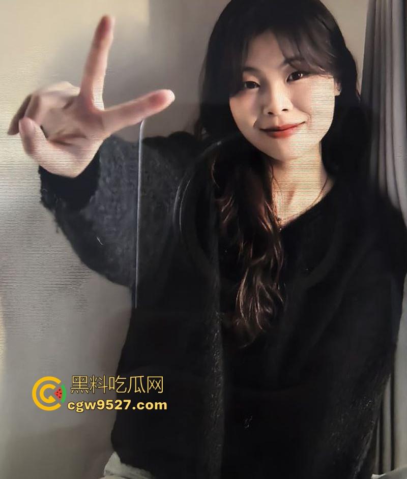 河南性感人妻少妇狂欢视频曝光，完美露脸性爱，口交后入多姿势，细腰扭动巨乳，火辣画面炸裂全网！
