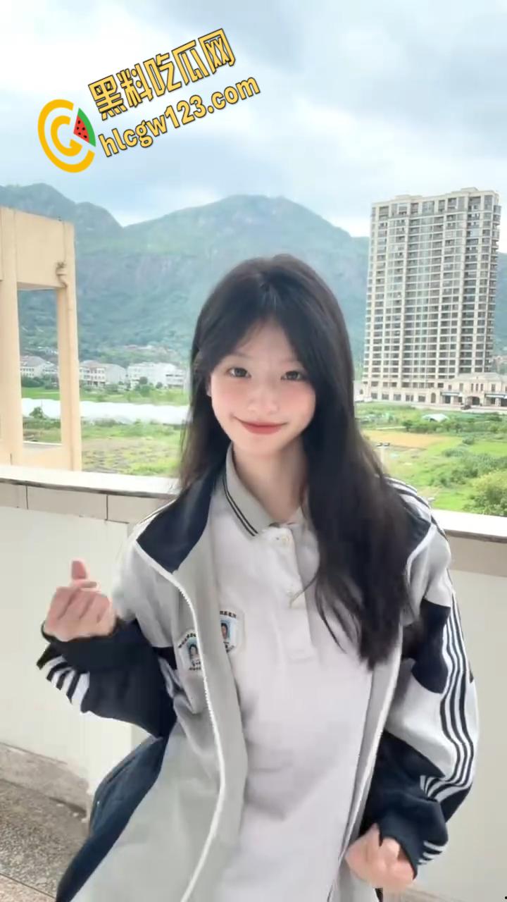 抖音娇嫩学妹【大潘大潘】,与男友酒店做爱被偷拍,后入爆插骚骚的的声音很动听!