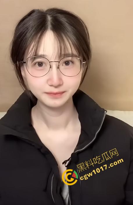 叛国媚黑婊【七七叭叭】大肆宣传辱国事件,前男友爱国怒曝骚逼当母狗的日子,被大鸡巴爆操内射视频全网疯传