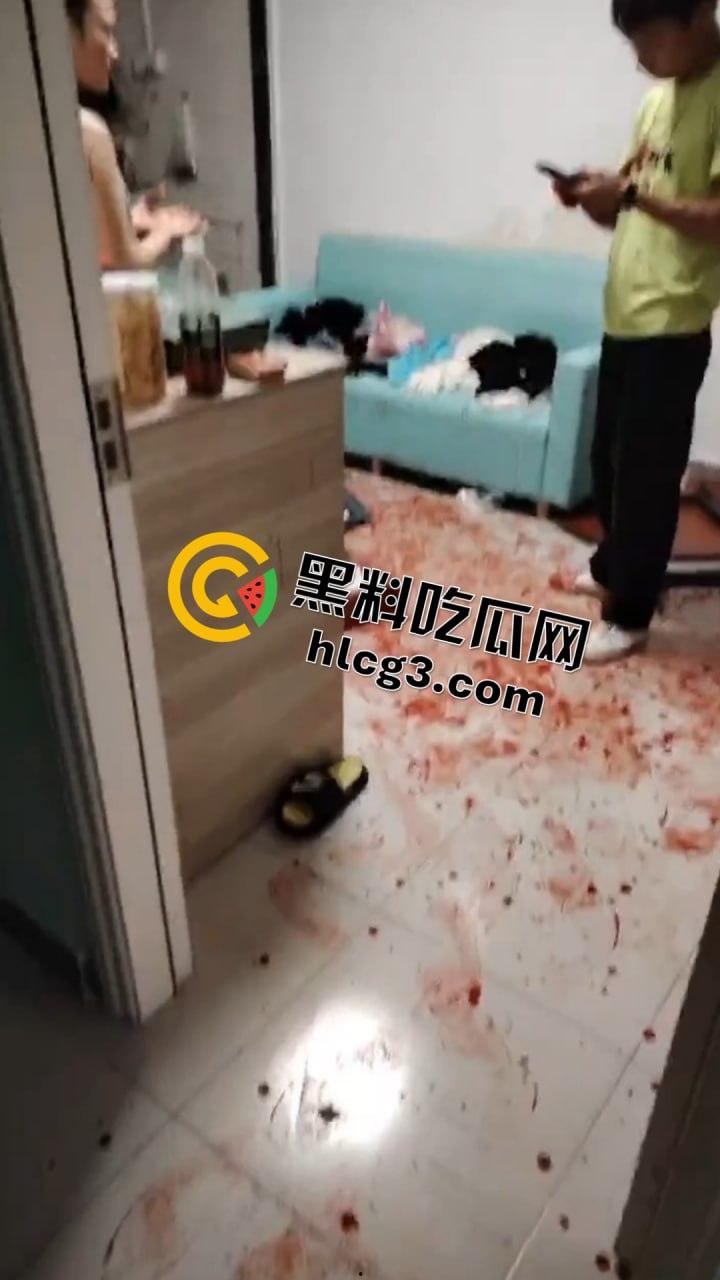 海州血腥夫妻打架现场曝光,门被干倒,血流成河,私密聊天记录全网疯传