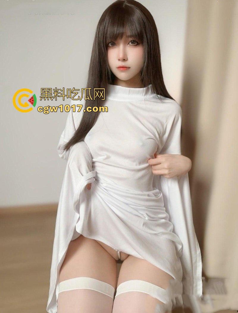 极品福利姬【布丁大法】展示绝美极品鲍鱼，珍珠丁字裤遮掩白虎蜜穴，口交假屌挑逗，绝美颜值身材火辣到爆！