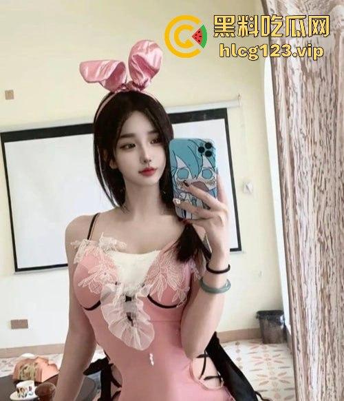 抖音小网红【虎孃Pan】全裸骚舞曝光!润滑液摩擦,全程骚得让人顶不住!