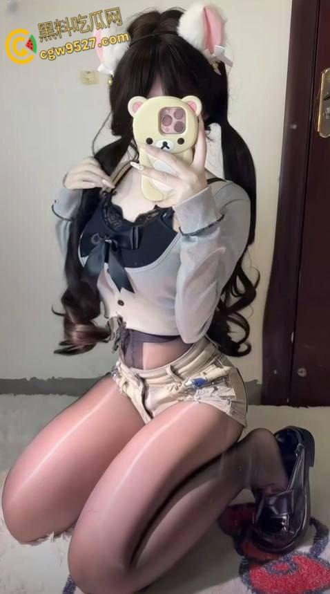 抖音美少女萝莉【曼萝】,小野猫穿肚兜玩弄巨乳,假阳具镜前发骚自慰,平常清纯可爱的妹妹这么反差!