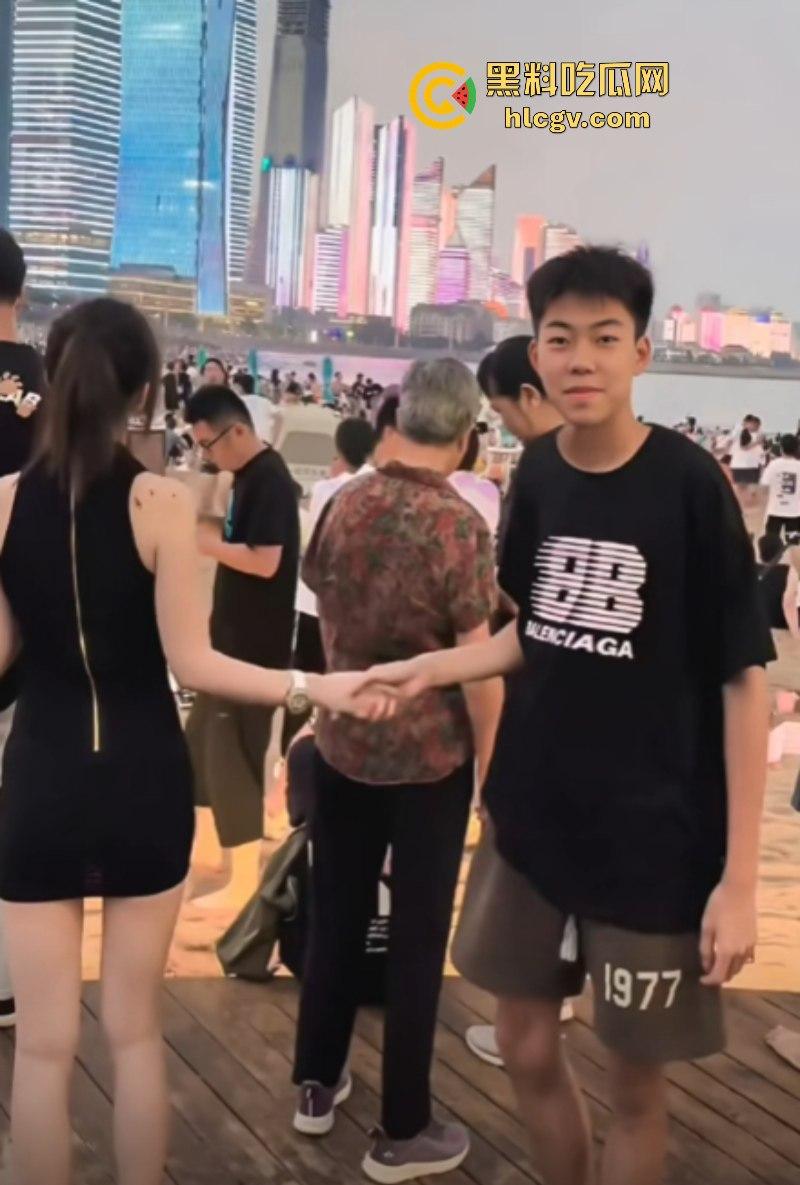 抖音忘川 44W粉丝抖音博主 真名【刘瀚阳】线下操粉群啪 00后女生视频泄露!