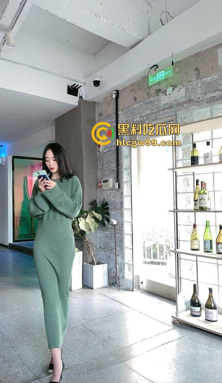 湖北大学研究生【封曦月】竟敢在私人影院强行猥亵,差点霸王硬上弓把人强奸,老板及时救场!