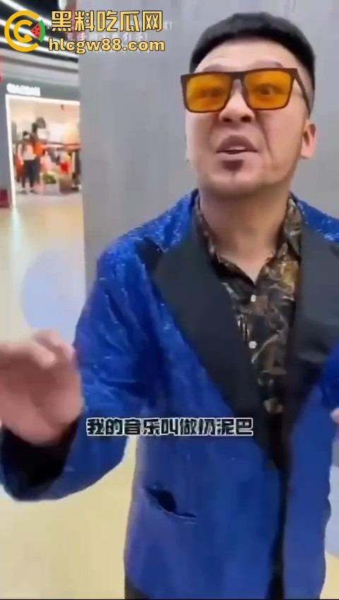 杨坤怒了,模仿他被起诉,博主惊呼明星被模仿也会告人?主要是恶心人还不许骂?