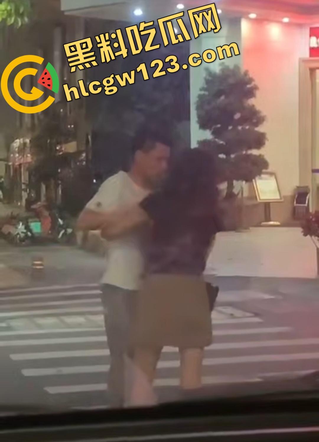 甜美台妹假装喝醉和男子去酒店，主动榨精肉便器，第二天和男子回家继续做，台湾回归了！