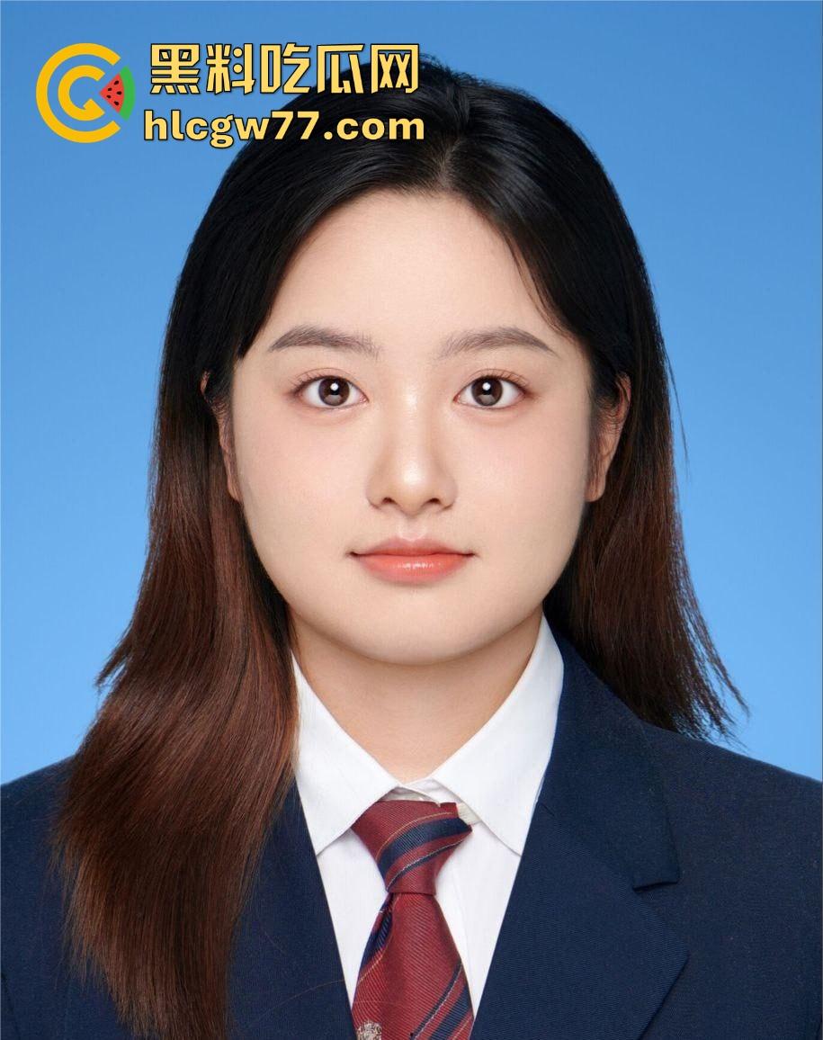 徐州医科大学大四可爱学姐【薛艺琳】表面乖女实则骚货,背着纯情男友网上调情 极致的反差母狗!