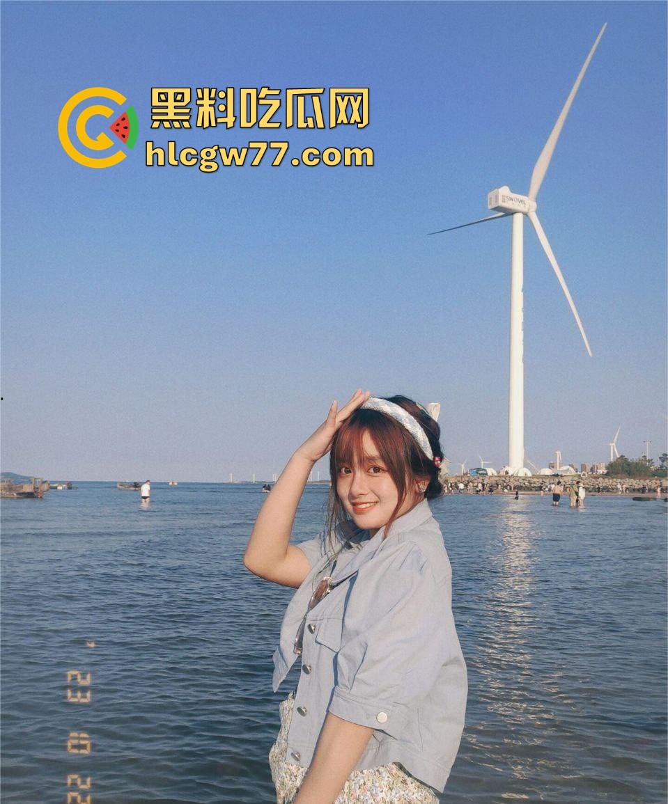 徐州医科大学大四可爱学姐【薛艺琳】表面乖女实则骚货,背着纯情男友网上调情 极致的反差母狗!