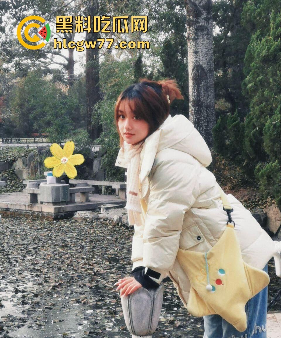 徐州医科大学大四可爱学姐【薛艺琳】表面乖女实则骚货,背着纯情男友网上调情 极致的反差母狗!