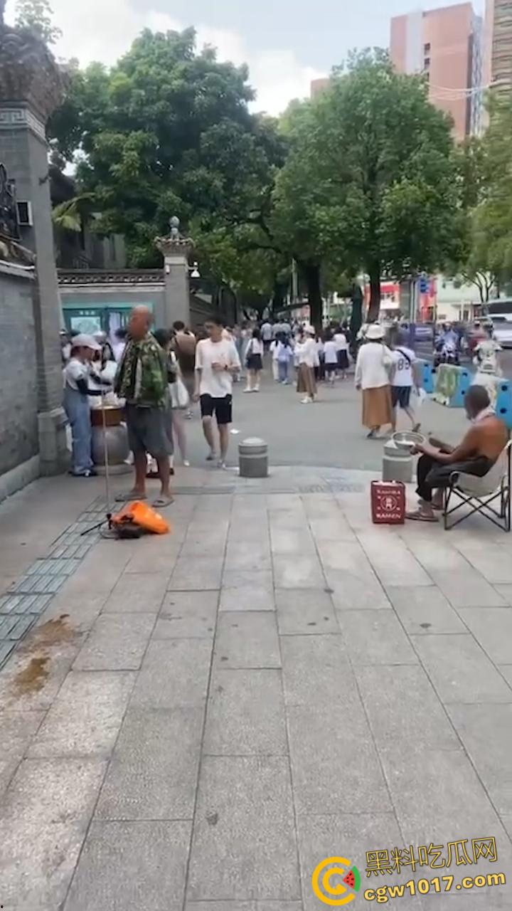 广东52岁富婆街头在线征婚大屌男,自称可给700万彩礼,骚逼常年未滋润渴望性爱,有意联系!