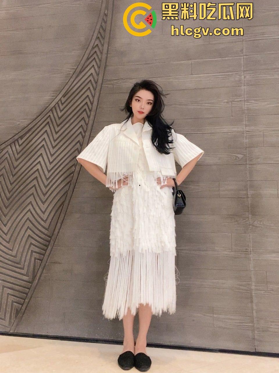 瓜友投稿日单位同事【尤文君】，真实颜值与美颜对比！这换头术真敢用！