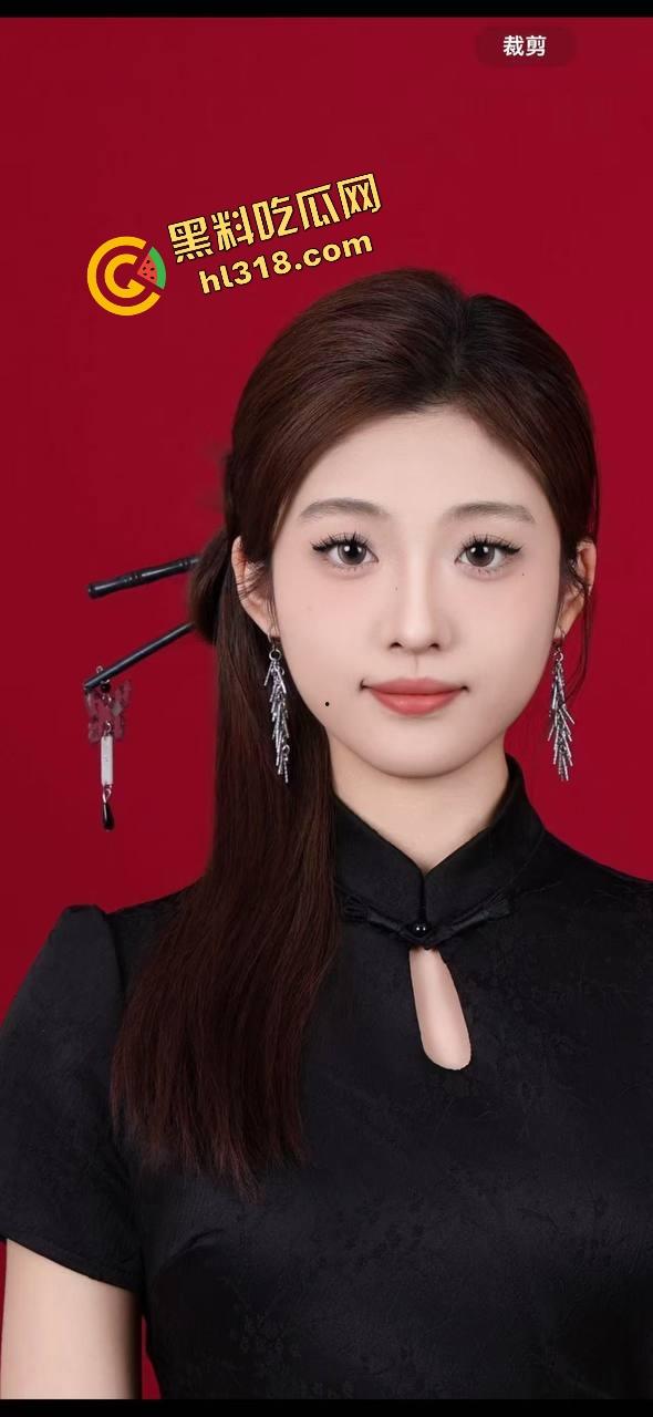 大学生课堂露出,调教到位随时配合,春夏秋冬课上全程听话,露奶露逼随你来,教室啪啪都不是事!