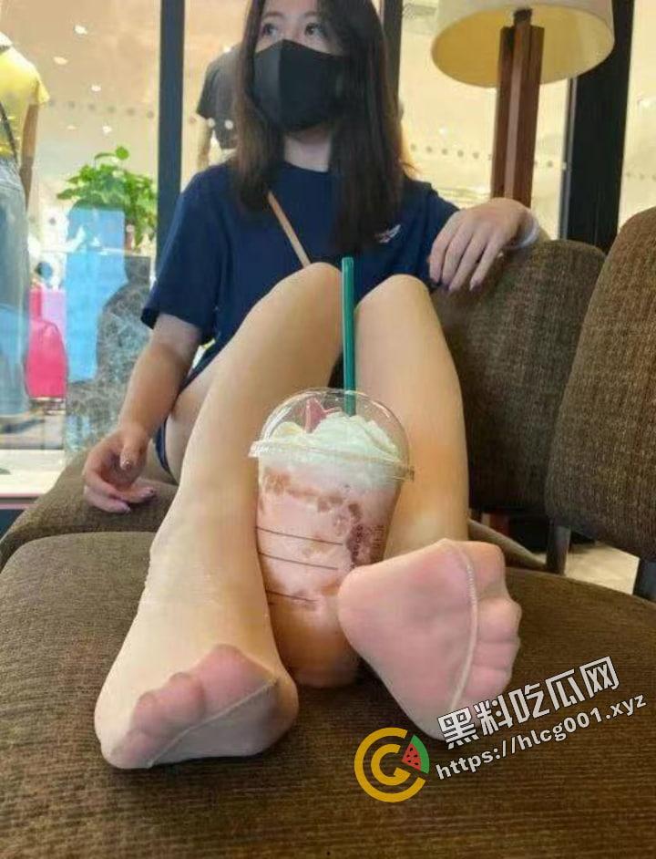 杭州泰隆银行极品美女 黄晓靑 被曝多次婚内出轨 和炮友参加换妻活动 还是个母狗最爱SM