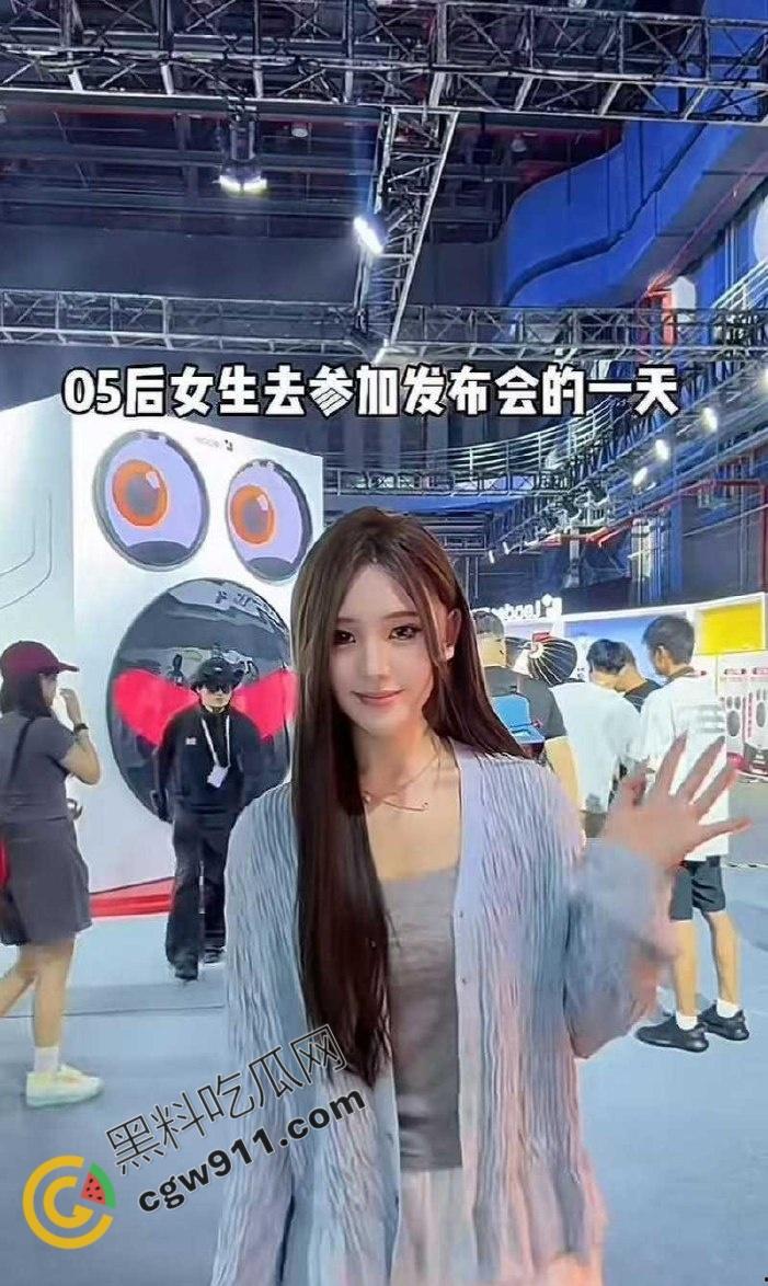 变形记富二代男主【黄润秋】淫乱私生活被女友【孟可佳】曝光!恋爱期间出轨酒吧当众接吻,性爱视频传遍全网!