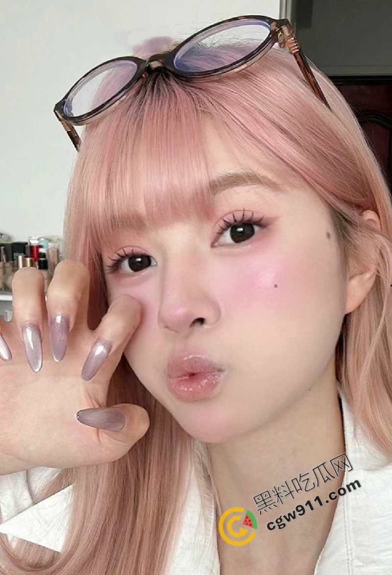 重庆洪崖洞海底捞美女领班【曲晓雯】与男友私拍流出！极品身材，无套猛干，淫叫不断，骚话羞辱彻底被玩坏！