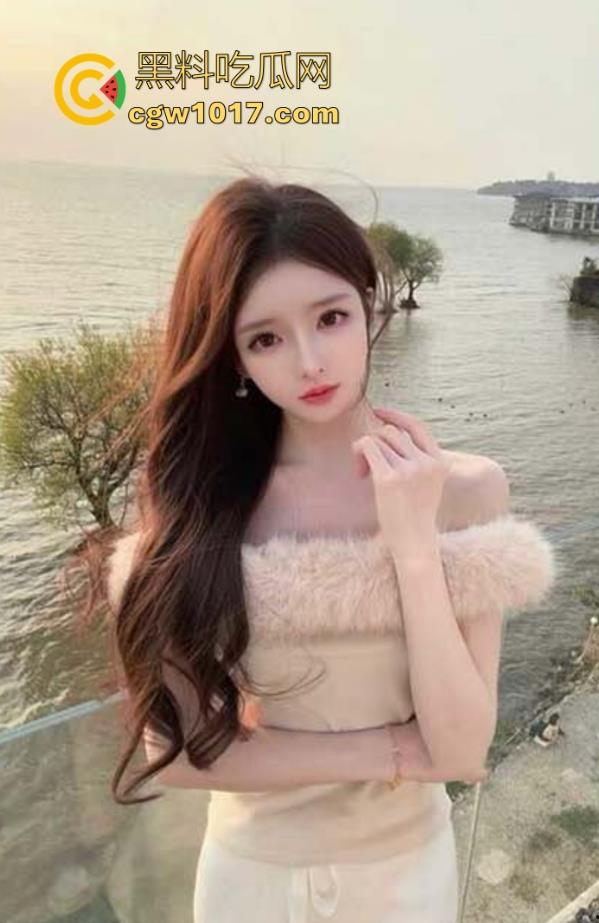 海角乱伦！在姐姐的闺房里强上她，表面说不要其实骚逼已经湿透了，淫话连篇，内射完再其让她口！