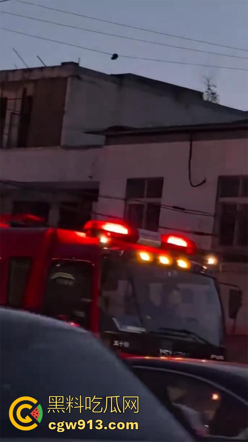 偷情人妻竟丢了命, 四川成都郫县一男子,偷情彩票站老板娘,老公突然回来只能躲在楼顶,竟被当场电死!