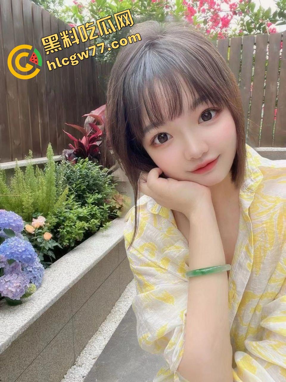 长沙女高『杨娜』白天是人晚上是牲口,被包养后成了舔蛋接精不戴套的高级母狗!