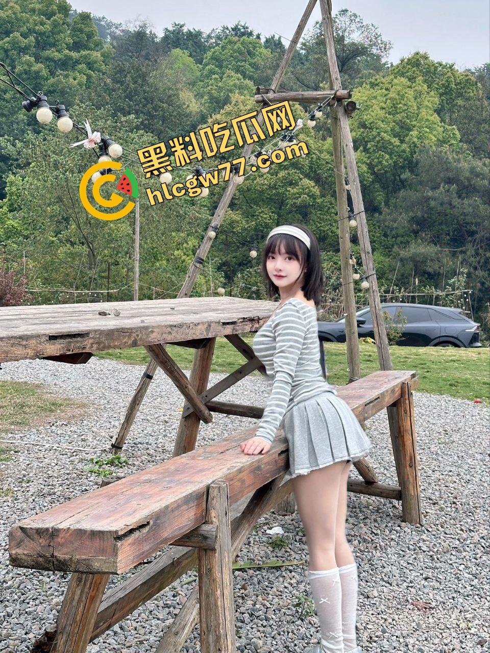 长沙女高『杨娜』白天是人晚上是牲口,被包养后成了舔蛋接精不戴套的高级母狗!