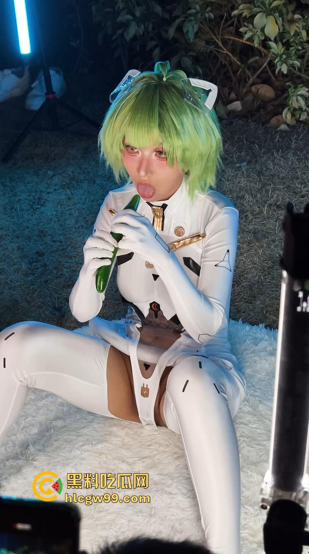 CP漫展前方摄影师发来战报,场外已被福利姬包围,大胆裸漏小穴,这还是国内吗?把我干哪来了?