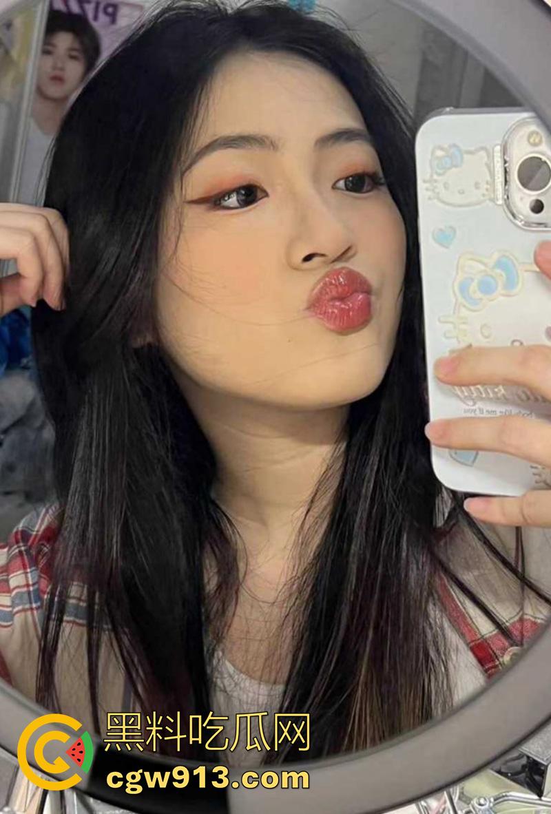 南宁中医药大学清纯学妹【李青青】,身材纤细高挑,美乳饱满硕大,镜前自拍被炮友激情后入,极度淫荡场面火辣!