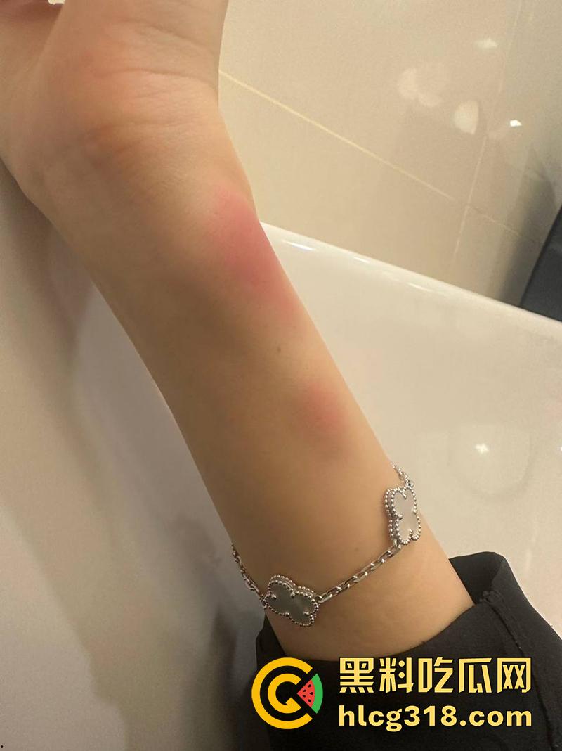 东南亚吸毒男模,无套和客人出台,双飞吸毒玩嗨杀死女友,还将女友闺蜜强奸砍头分尸,太变态了!