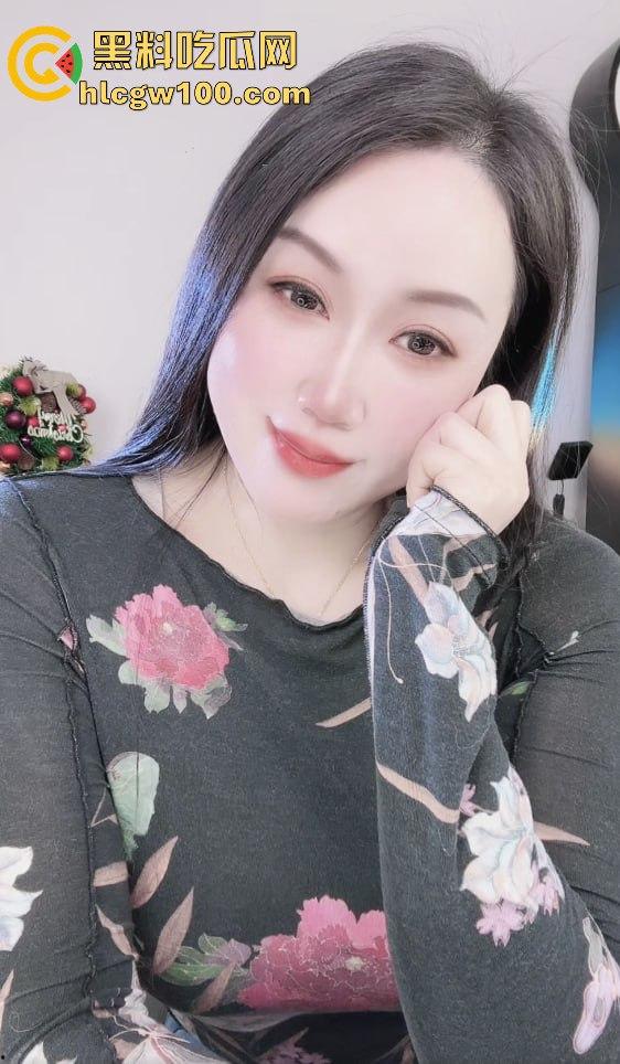 抖音健身网红『蓓蕾秋语』不雅洗澡自拍视频疯传 这翘臀太顶辣到爆 15cm以下兄弟直接劝退小鸡鸡 !