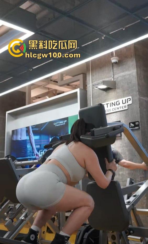 抖音健身网红『蓓蕾秋语』不雅洗澡自拍视频疯传 这翘臀太顶辣到爆 15cm以下兄弟直接劝退小鸡鸡 !