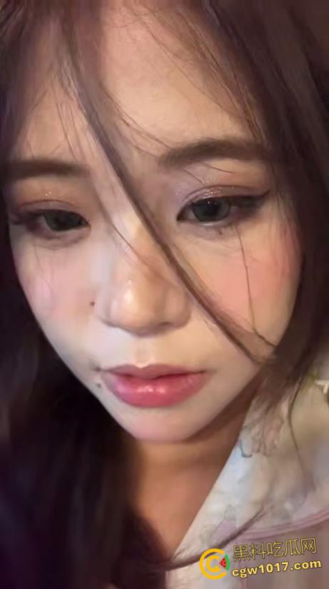 清纯小美女【沈佳惠】蕾丝制服,完美颜值肤白如雪,床上骚浪口交肉棒,女上骑乘翘臀摇曳,无套狂插精液射嘴!