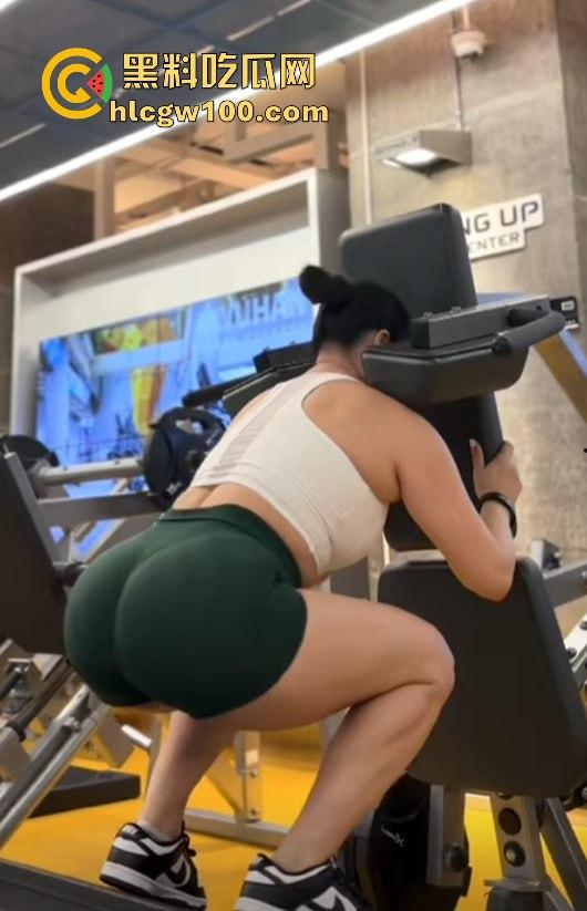 抖音健身网红『蓓蕾秋语』不雅洗澡自拍视频疯传 这翘臀太顶辣到爆 15cm以下兄弟直接劝退小鸡鸡 !