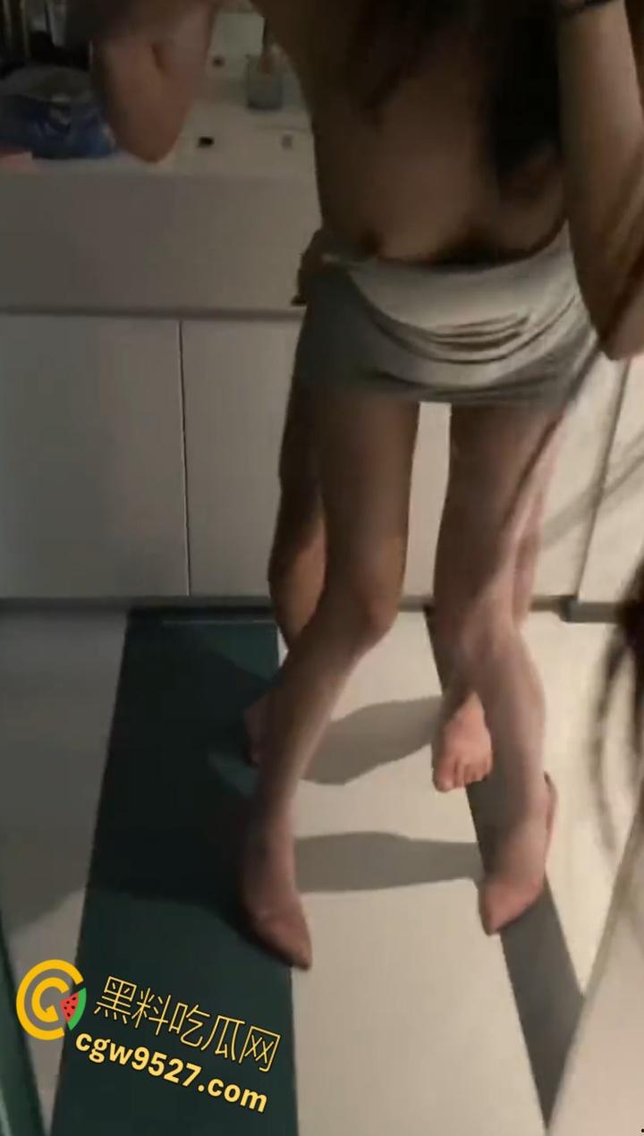 浙江艺术职业学院嫩妹【曹颖】,异地恋骚穴难耐,出轨偷情宝马富哥,高跟鞋站立后入,绝美翘臀完美炮架!