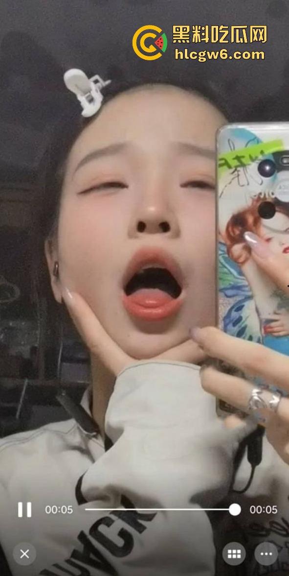 全网疯求,浙江清纯可爱网红【MIKU白】自拍性爱1分34秒视频被曝光,精选网红系列。