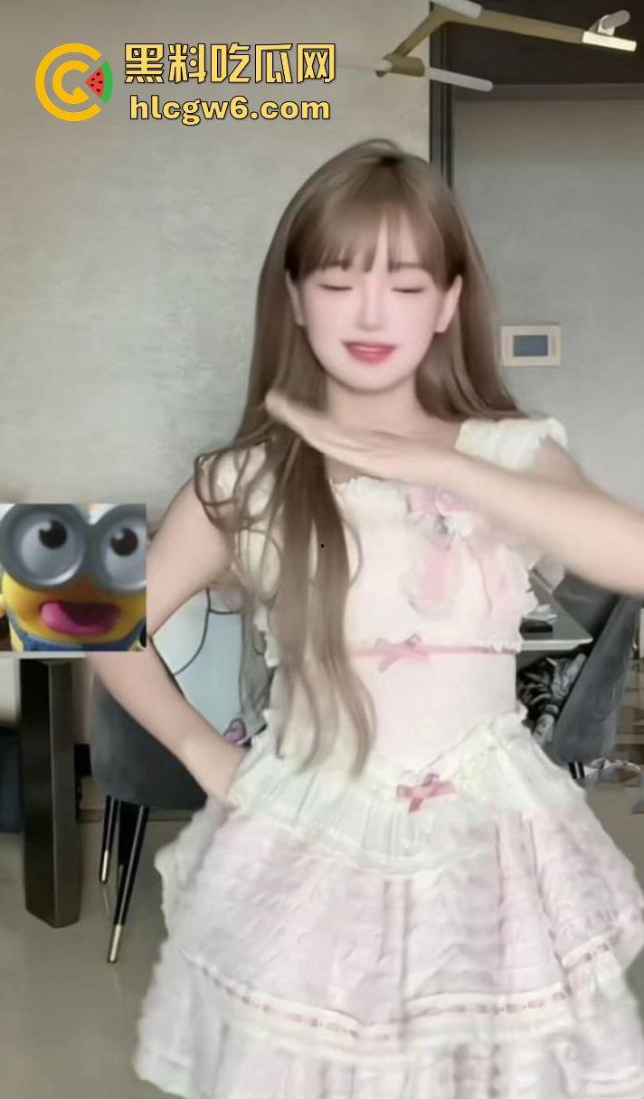 全网疯求,浙江清纯可爱网红【MIKU白】自拍性爱1分34秒视频被曝光,精选网红系列。