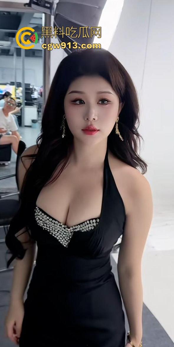 抖音极品网红女神【柒可昕】与金主约炮视频流出,34D巨乳细腰翘臀,上位骑乘淫贱至极,私密湿润一览无余!