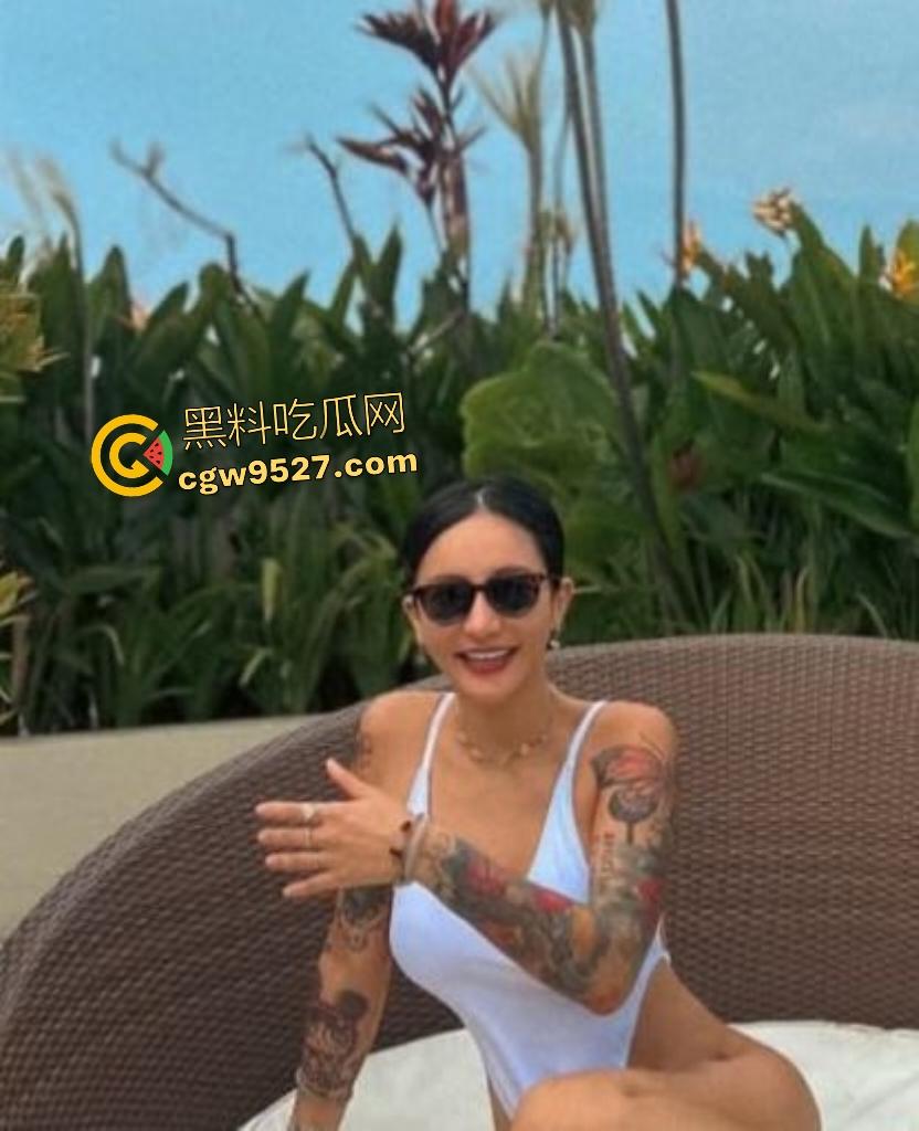 42万粉潜水教练【梁云菲】,因要会员续费,不得不贡献身体,被操得表情很难受,潜水多了逼太紧?