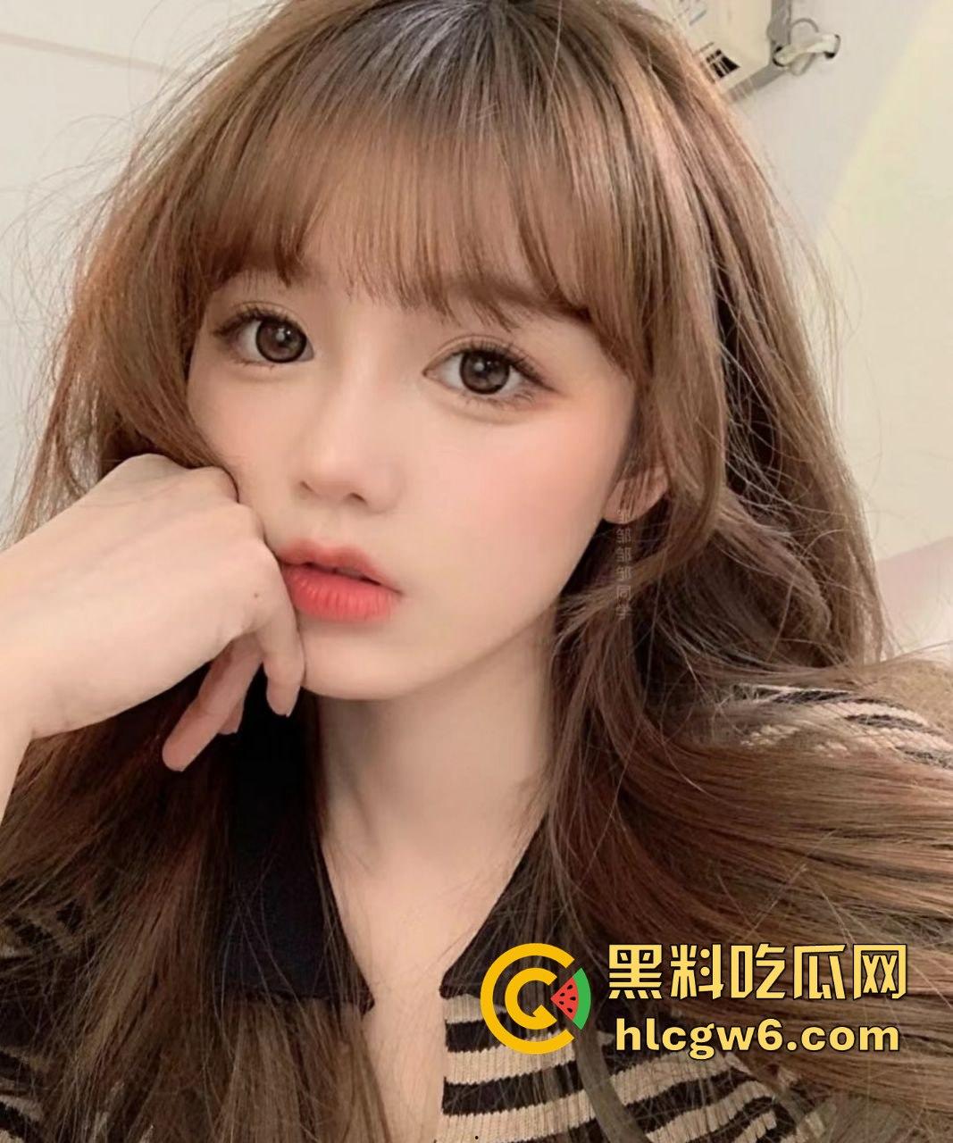 抖音操逼大神『暴力三刀』每日一啪，约极品嫩妹无套猛操，大学生妹子戴眼罩口爆后入，记录生活给兄弟共享！