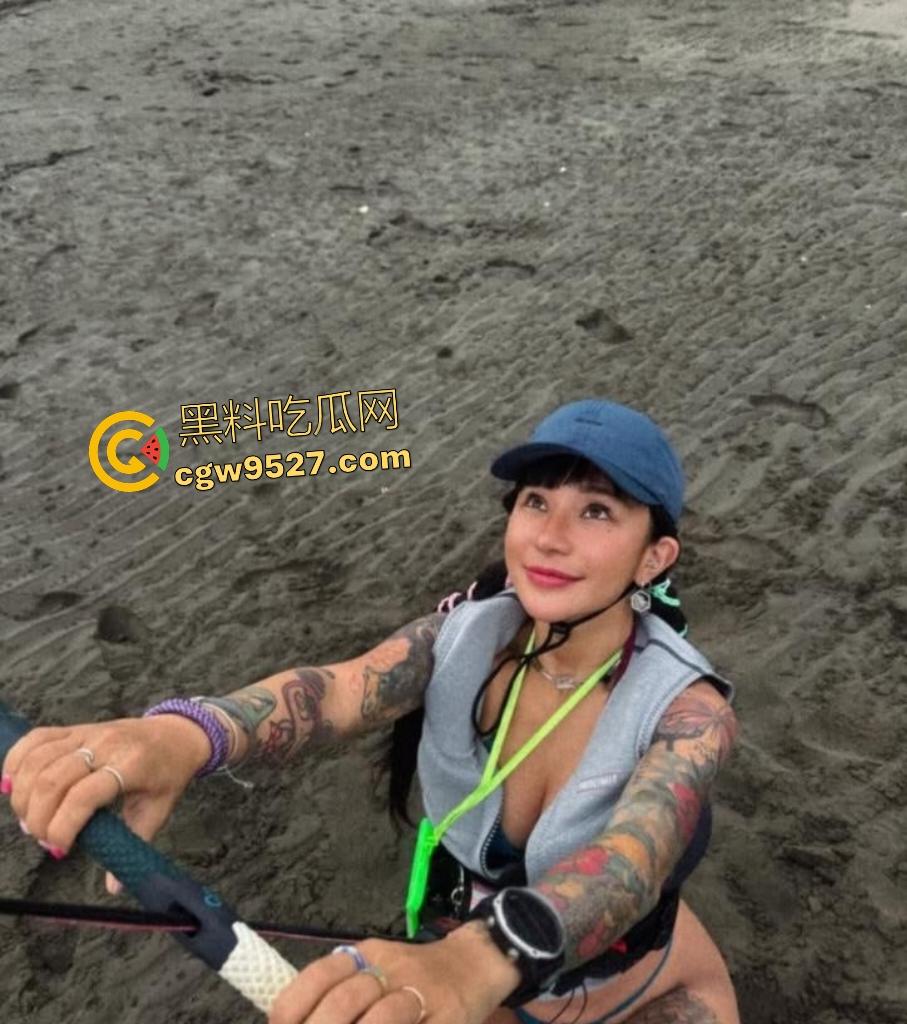 42万粉潜水教练【梁云菲】,因要会员续费,不得不贡献身体,被操得表情很难受,潜水多了逼太紧?